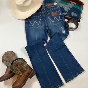 Wrangler Women's Medium Wash Retro Mae Jeans 13/14x34 - 1009MWZMS